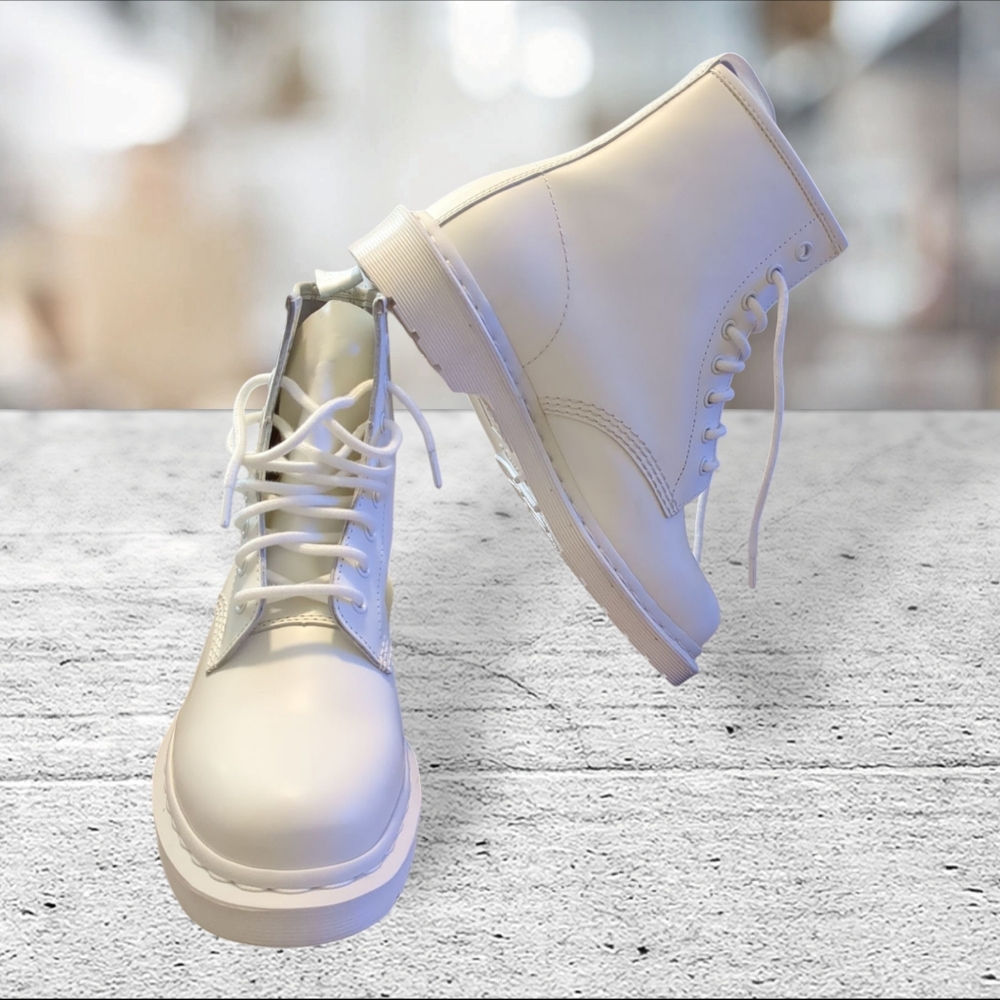Dr martens mono 14357 boots size 9W  8M